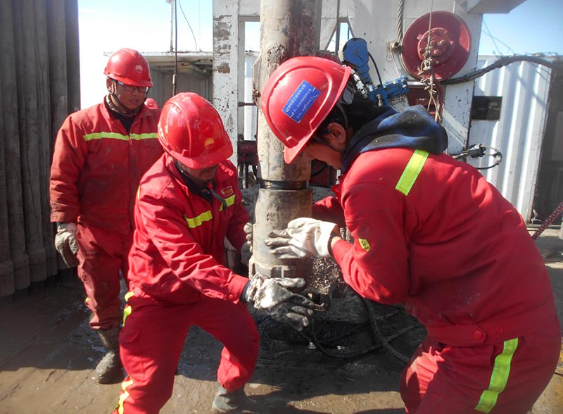 Компания Sichuan Conqueroror Petroleum способствует повышению уровня непрерывного отбора керна на нефтяном месторождении Синьцзян.-6